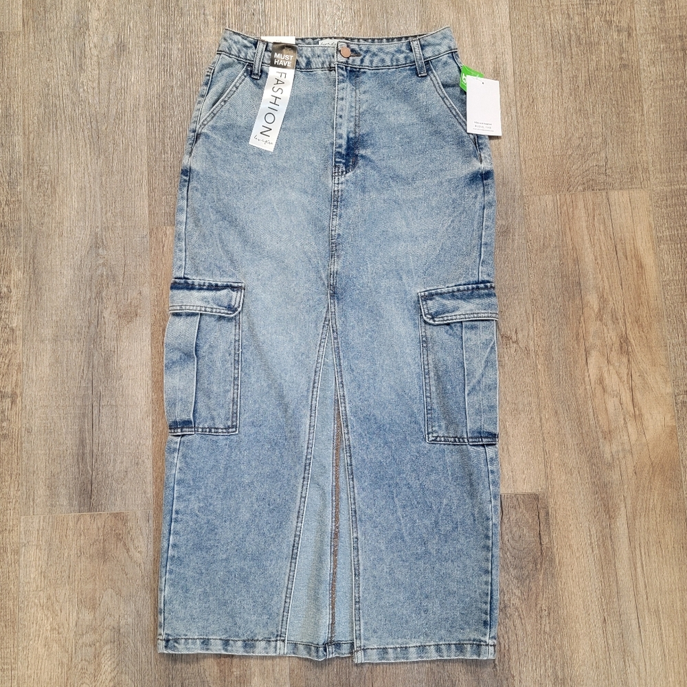 Love Fire Los Angeles.  NWT Cargo Long Denim Maxi Skirt Size 7 Front Slit Fall